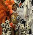 Ronaldo em desfile da Gaviões em 2010: centenário do Corinthians  Foto: AFP