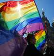 A pesquisa analisou o DNA de quatrocentos pares de irmãos para ver se haveria alguma predisposição genética para ser gay  Foto: AP