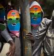 <p>Gays e l&eacute;sbicas do Qu&ecirc;nia fizeram manifesta&ccedil;&atilde;o em solidariedade aos homossexuais da Uganda em 10 de fevereiro</p>  Foto: AP