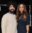 <p>Lucas Nascimento e Cris Arcangeli em backstage de desfile</p>  Foto: Divulgação