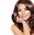 O detox nutritivo retira a química dos fios e traz mais saúde ao cabelo. Profissionais indicam o tratamento no verão para remover as impurezas deixadas pelo mar ou piscina   Foto: Shutterstock