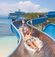 Em viagem de sete noites a bordo do Oasis of the Seas, um dos maiores navios do mundo, é possível visitar esses três lugares, com a primeira parada em Labadee, no Haiti  Foto: Royal Caribbean International/Divulgação