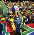 <p>Companhia fornece a bola oficial da partida e está equipando nove seleções das 32 finalistas</p>  Foto: Shutterstock