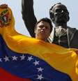 <p>O líder opositor venezuelano Leopoldo Lopez discursa para apoiadores antes de se entregar em Caracas (fevereiro de 2014)</p>  Foto: Jorge Silva / Reuters