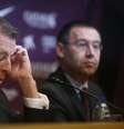 <p>Sandro Rosell (esq) e Josep Mar&iacute;a Bartomeu (dir) s&atilde;o acusados de fraude fiscal na contrata&ccedil;&atilde;o de Neymar</p>  Foto: Albert Gea / Reuters
