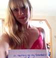 <p>Mulher adere à brincadeira NipNominate e posta foto de sutiã para combater câncer de mama</p>  Foto: Reprodução
