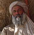 Haji Shahzada Khan, afegão ex-prisioneiro de Guantânamo  Foto: Dawood Azami / BBC News Brasil