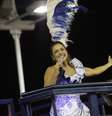 <p>Cantora foi acompanhada por multidão de foliões</p>  Foto: Leo Franco / AgNews