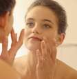 Sardas, manchas e pintas que insistem em aparecer na pele sem qualquer sinal de aviso precisam ser reconhecidas para poderem ser cuidadas da forma adequada  Foto: Thinkstock