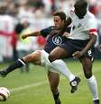 <p>Campbell fez apenas três jogos como capitão da Inglaterra</p>  Foto: Getty Images 