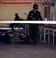 Policiais cercaram o local em Kunming, no sul da China. Quatro dos agressores foram mortos pelos militares  Foto: AP