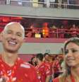 <p>Tande curte folia ao lado da namorada Tatiana</p>  Foto: Thiago Mattos / AgNews