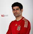 <p>Diego Costa posa pela primeira vez com a camisa da seleção espanhola</p>  Foto: SeFutbol / Twitter