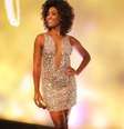 Erika Januza, a Alice de Em Família, está chamando atenção pelos fios naturais. A atriz exibe um corte assimétrico  Foto: Divulgação /TV Globo