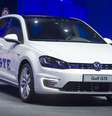 <p>Volkswagen Golf GTE é um híbrido com motor elétrico, recarregável na tomada</p>  Foto: Getty Images 