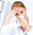 Frescor proporcionado pelo ar-condicionado tende a ressecar a mucosa do nariz, permitindo que o vírus da gripe tenha uma maior chance de se estabelecer no organismo  Foto: Shutterstock