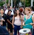 <p>Dafna Rothstein, em mobilização de jovens, em Tel Aviv</p>  Foto: arquivo pessoal / Divulgação