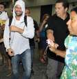 <p>O cantor Ricky Martin desembarcou no domingo (9) no aeroporto do Galeão, no Rio de Janeiro</p>  Foto: Delson e Dilson Silva / AgNews