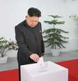 Kim Jong-un vota em pleito que o elegeu como membro do parlamente norte-coreano por unanimidade  Foto: KCNA / EFE