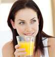 Sucos detox agem como antioxidantes no organismo, combatendo o envelhecimento precoce do tecido cutâneo e fornecendo para o corpo diversas substâncias ricas em fibras, vitaminas e minerais   Foto: Thinkstock 
