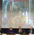 <p>Secretário-geral da Interpol fala em conferência de imprensa, nesta terça-feira, em que foi exibida uma imagem de dois suspeitos que embarcaram com passaportes falsos no voo da Malaysia Airlines, que está desaparecido há 4 dias</p>  Foto: AFP
