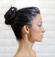 Escolha um acessório que destaque o penteado  Foto: Páprica Fotografia