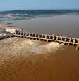 <p>Hidrelétrica de Jirau, no Rio Madeira; em 2015, as tarifas finais de energia elétrica devem continuar pressionadas por conta da utilização de termelétricas, como forma de poupar represas de hidrelétricas</p>  Foto: Governo do Acre/Divulgação / Governo do Acre/Divulgação