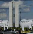 <p>Centenas de profissionais reclamaram que estão sofrendo "boicote" e arrocho salarial </p>  Foto: Fábio Rodrigues Pozzebom / Futura Press