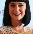 Quem quiser copiar o estilo de Katy precisará ter paciência e fazer escova a cada lavagem  Foto: Getty Images