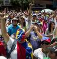 <p>Centenas de pessoas participaram de nova manifestação contra o governo de Nicolás Maduro, em Caracas</p>  Foto: EFE