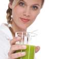 Sucesso no verão, sucos verdes ajudam a diminuir o apetite, desintoxicar o corpo e acabar com a retenção de líquido    Foto: Shutterstock 