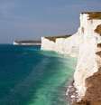 11 noites - Nesta viagem de 11 noites tem partida de Lisboa em 3 de junho, a bordo do Azamara Journey. No Reino Unido o navio visita a cidade de Dover, na Inglaterra. Escalas em St. Peter Port, Cherbourg, Honfleur e Boulogne-Sur-Mer, na França, Amsterdã, na Holanda e Hamburgo, na Alemanha  Foto: Shutterstock