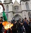 <p>Manifestantes queimam Bandeira Nacional</p>  Foto: Gabriela Biló / Futura Press