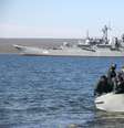 Tripulação do último navio ucraniano bloqueado em área de desembarque   Foto: Reuters
