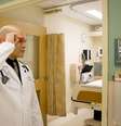 <p>Um dos maiores hospitais dos EUA está testando o Google Glass em sua área de emergência</p>  Foto: Reprodução