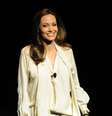 Angelina Jolie viaja para Sarajevo em missão contra violência sexual em tempos de guerra  Foto: AP