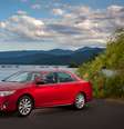 <p>No comunicado, a fabricante japonesa alerta para uma falha no processo de fabricação do pivô da suspensão dianteira do Toyota Camry</p>  Foto: Toyota