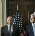 <p>Kerry e&nbsp;Lavrov antes de uma reuni&atilde;o&nbsp;na&nbsp;Winfield House, escrit&oacute;rio do Embaixador americano em Londres, em&nbsp;14 de mar&ccedil;o</p>  Foto: Reuters