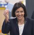 <p>Anne durante sua votação neste domingo</p>  Foto: Michel Euler / AP