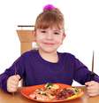 <p>Pelo menos duas vezes por semana inclua peixes, como o salmão, que são fonte em ômega 3</p>  Foto: Shutterstock