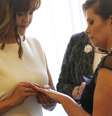 <p>Casal gay durante seu casamento no Hotel Claremont em Brighton, sul da Inglaterra, em 29 de março</p>  Foto: Reuters