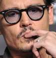 Johnny Depp exibe anel de diamante em evento e confirma noivado  Foto: Reuters