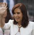 <p>Em rede nacional de rádio e de televisão, na terça-feira, dois dias antes da greve, e em uma série de tuítes na quarta-feira, a presidente, Cristina Kirchner, destacou realizações de seu governo</p>  Foto: Reuters