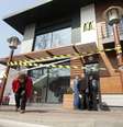 <p>Unidade do McDonald's fechada na Crimeia</p>  Foto: Reuters