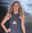 <p>Gisele Bündchen durante o desfile da Colcci</p>  Foto: AgNews