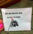 Kit da campanha 'Não me encoxa que eu não te furo': busca de paliativos individuais contra a violência no metrô  Foto: Movimento Mulheres em Luta / Divulgação