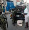 <p>Forças Armadas ocuparam a comunidade da Maré, na zona norte do Rio de Janeiro</p>  Foto: Mauro Pimentel / Terra