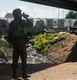 <p>Pol&iacute;cia ocupou favelas do Complexo da Mar&eacute;</p>  Foto: Mauro Pimentel / Terra