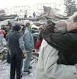 <p>O terremoto que atingiu Áquina, há 5 anos, matou 309 pessoas</p>  Foto: AP