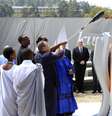Presidente da Ruanda, Paul Kagame, e o Secretário-geral da ONU, Ban Ki-moon depois de cerimônia para recordar 20 anos do genocídio  Foto: Reuters